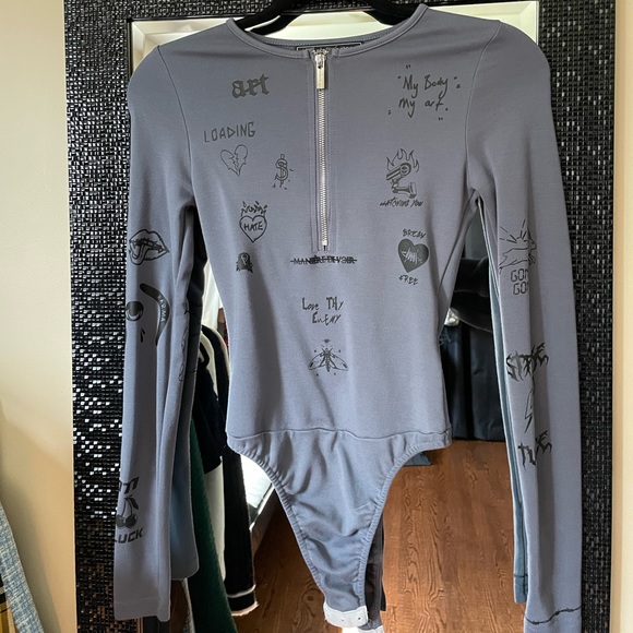 Manière De Voir Graffiti Bodysuit - Steel Blue (Size XS) - Picture 3 of 4